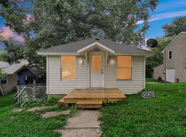 1502 Redwing Road, Valparaiso, IN 46383