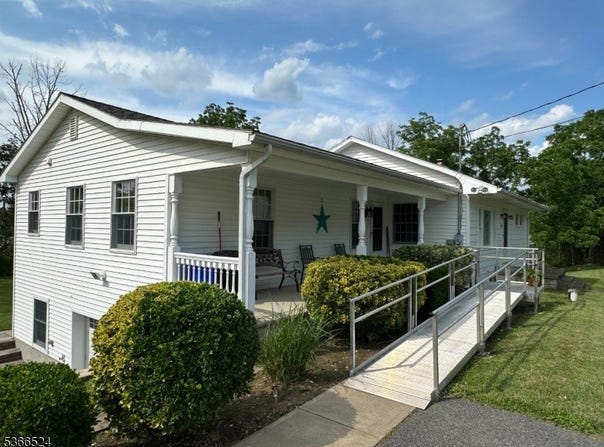 39 Green St, Oxford Twp., NJ 07863-3263