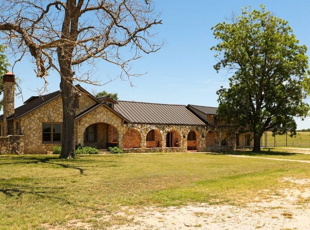 240 Peterson Farm, Kerrville, TX 78028