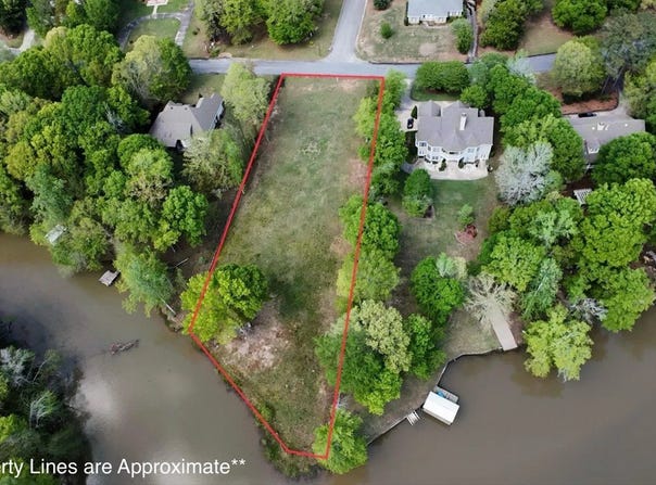 Peachwood Dr, Tallassee, AL 36078