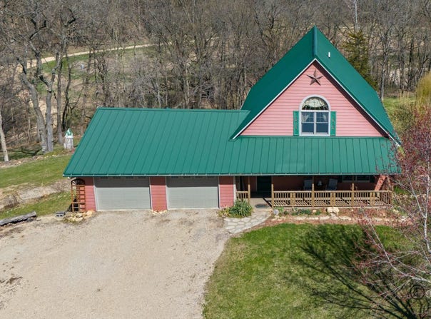 12A6 Grant, Apple River, IL 61001