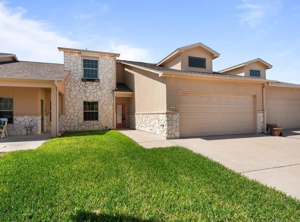 12 Olde Towne Ln, ROCKPORT, TX 78382