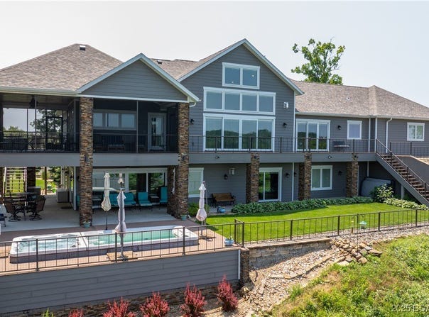 135 Lake Bluff Lane, Camdenton, MO 65020