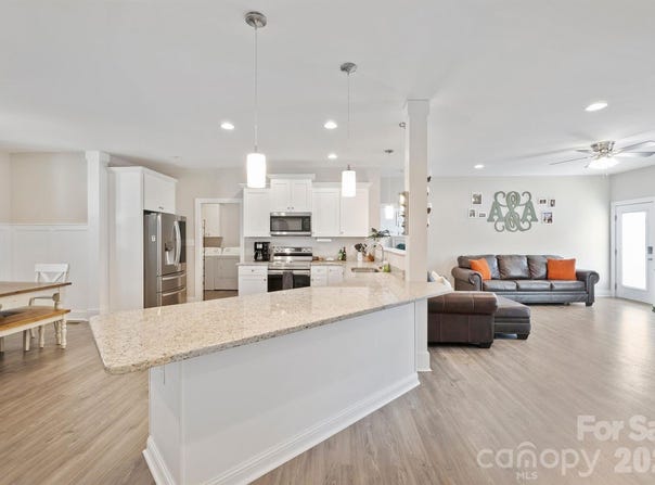 1544 Farmington Hills Drive, Conover, NC 28613