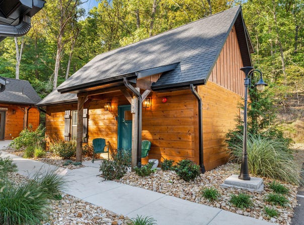 177 Campfire, Hollister, MO 65672