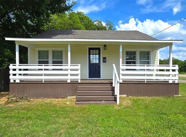 200 NE 2nd Street, Cooper, TX 75432