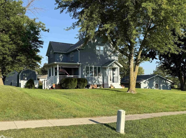 2017 N West Street, Carroll, IA 51401