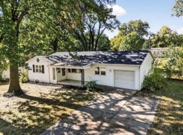 6128 Ralston Avenue, Raytown, MO 64133