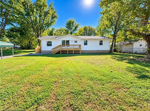 513 E Adams AVE, Midland, AR 72945