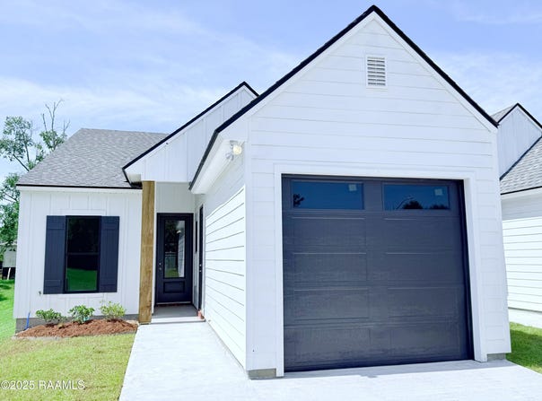 109 Twin Meadow Lane, Lafayette, LA 70508