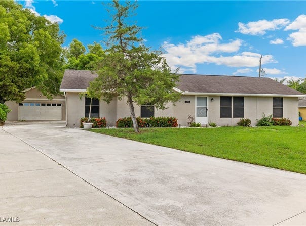 170 5th Street, Naples, FL 34113