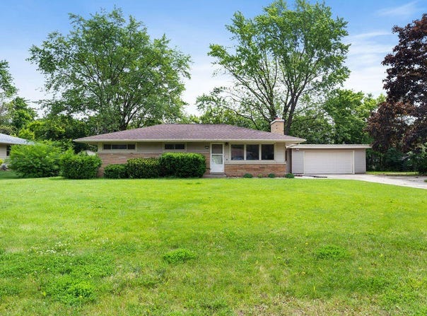 1920 Lone Oak Cir, Brookfield, WI 53045