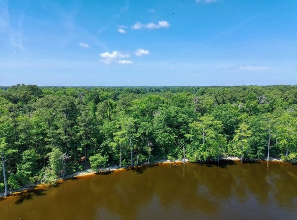 11 Peninsula Shores Way, Hertford, NC 27944