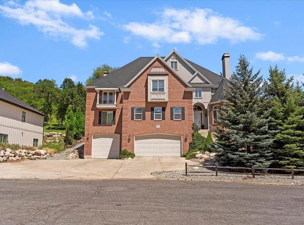 2718 N 2125 E, Layton, UT 84040