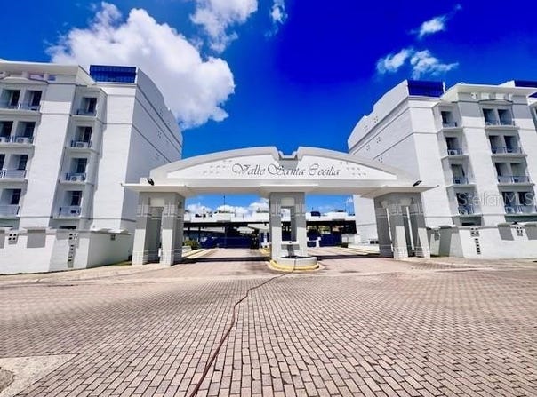 08 SANTA CECILIA, CAGUAS, 00725