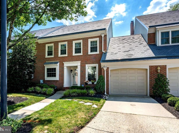 42 FOXWOOD DRIVE, MOORESTOWN, NJ 08057