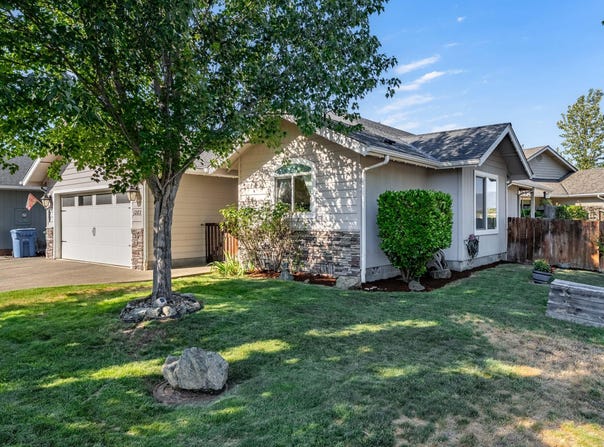 1283 Angler Lane, Grants Pass, OR 97527