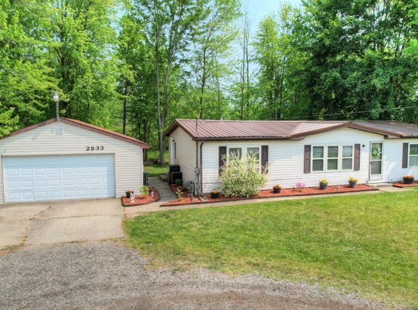 2533 S Patterson Road, Wayland, MI 49348