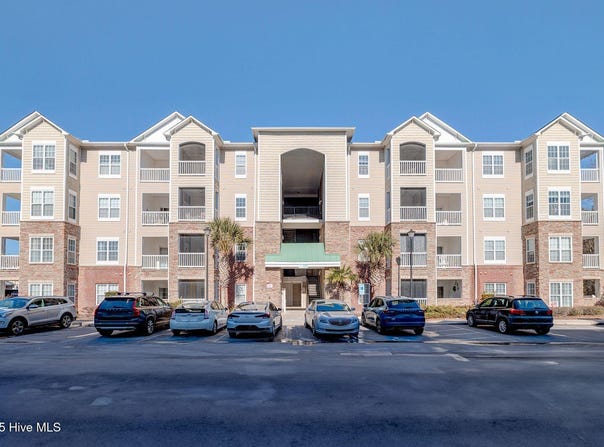 200 Gateway Condos Drive, Surf City, NC 28445