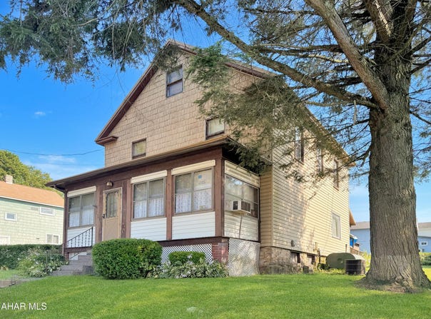 1396 2nd Street, Nanty-Glo, PA 15943