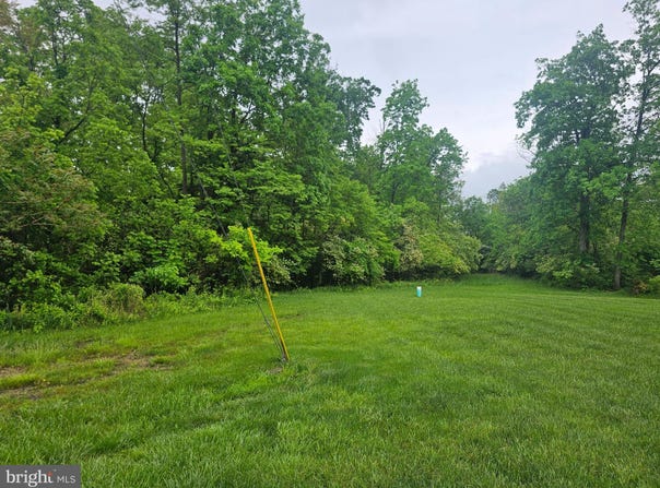 180 SMOKESTOWN ROAD, REINHOLDS, PA 17569
