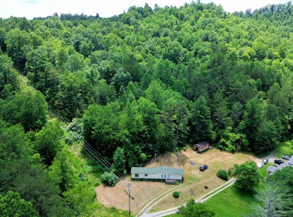 198 Valley Lane, Manchester, KY 40962