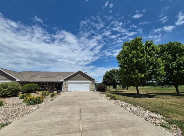 206 Violet Drive, Yankton, SD 57078