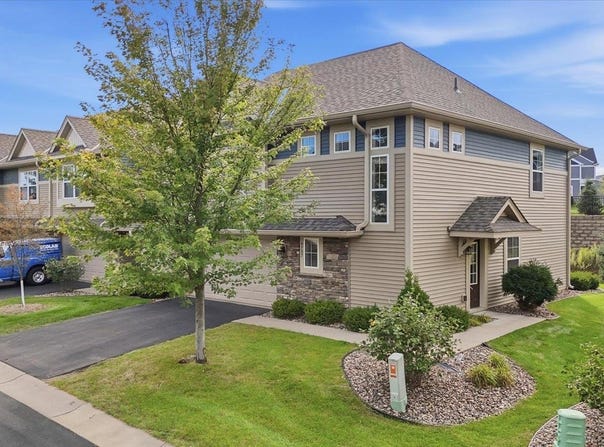 9757 5th Street Lane N, Lake Elmo, MN 55042