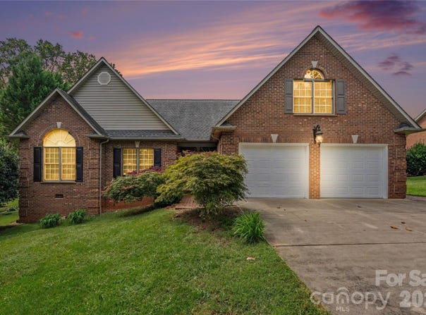 1085 Merrywood Drive, Newton, NC 28658