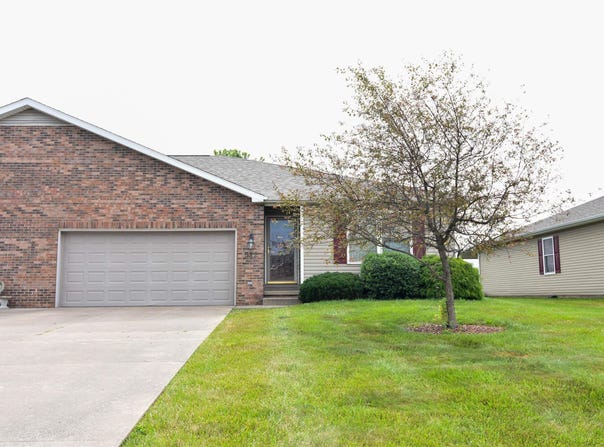 522 S Ninth Avenue, Haubstadt, IN 47639