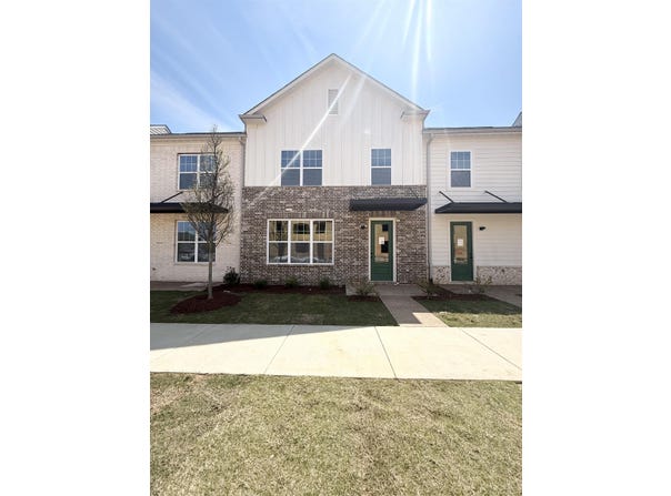 3056 PORTAGE Dr, Bartlett, TN 38135