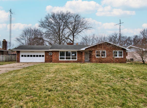 5564 E Hiawatha Lane, Stevensville, MI 49127