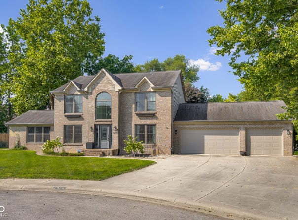 4376 Red Hawk Court, Columbus, IN 47203