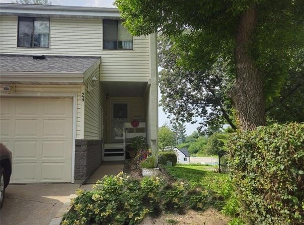 51 29th Ave Drive SW, Cedar Rapids, IA 52404