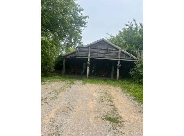 410 Middle Drive, Caneyville, KY 42721