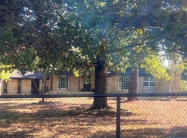 563 W Chambers Road, McAlester, OK 74501