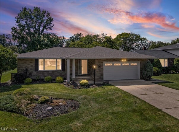6210 Carlyle Drive, Seven Hills, OH 44131