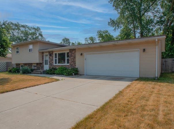 6427 Valleyview Avenue, Portage, IN 46368