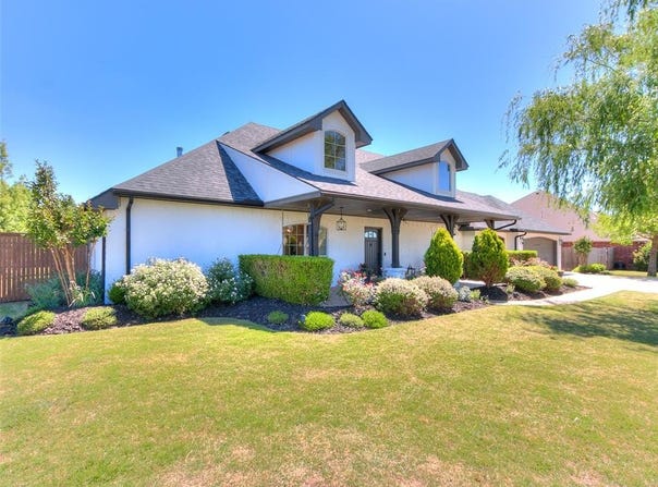 1028 Skyline Boulevard, Edmond, OK 73025