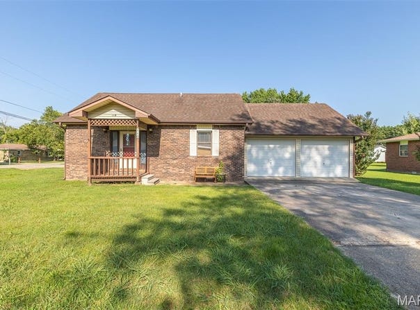 110 Hampton Ct Court, Poplar Bluff, MO 63901