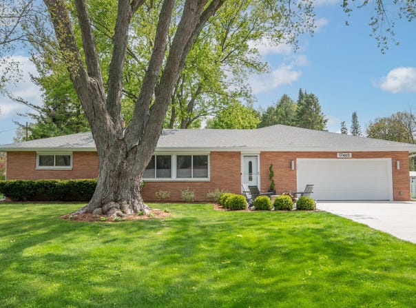 17465 Windemere Rd, Brookfield, WI 53045