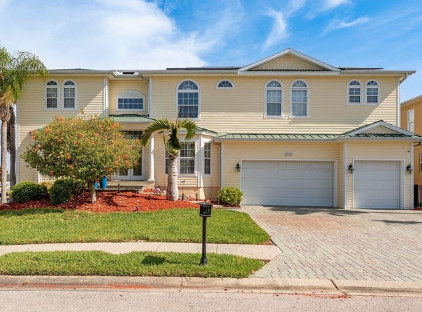 339 MANATEE LANE, TARPON SPRINGS, FL 34689