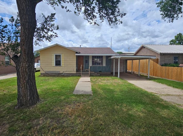 1206 DURRETT Avenue, Dumas, TX 79029