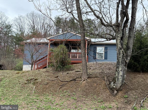 3485 VALLEY ROAD, BERKELEY SPRINGS, WV 25411