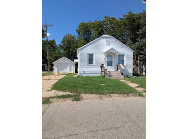 315 E Taylor, Lyons, KS 67554