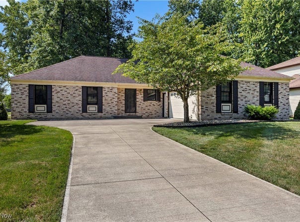 26939 Tall Oaks Trail, Olmsted Falls, OH 44138