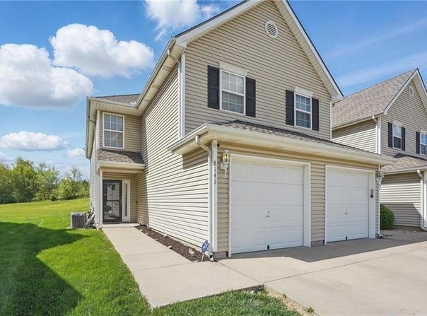 8142 N Elmwood Avenue, Kansas City, MO 64119
