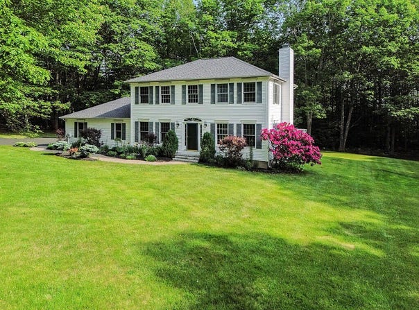 4 Acorn Lane, Lewiston, ME 04240