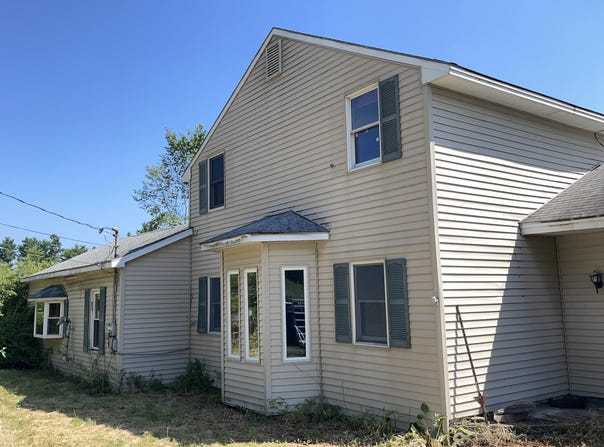 33 South Pleasant Street, Bowdoinham, ME 04008
