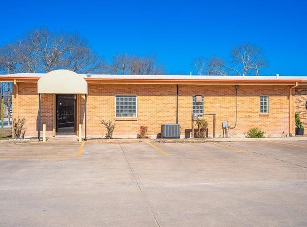 250 W Main St, Kerrville, TX 78028